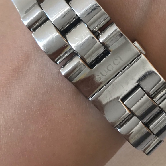 GUCCI 2305L Quartz Stainless Steal Watch - Picture 4 of 5